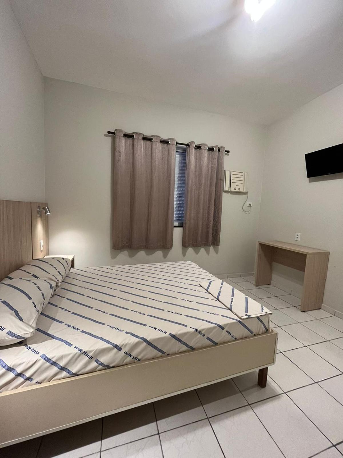 Hotel Neon - Proximo A 25 De Marco, Bom Retiro E Bras, A 2Min Do Mirante Sampa Sky E Pista De Skate Anhangabau サンパウロ エクステリア 写真