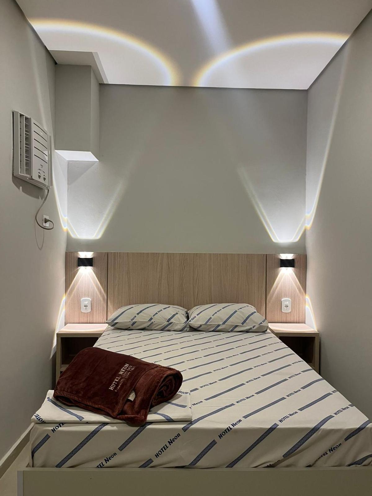 Hotel Neon - Proximo A 25 De Marco, Bom Retiro E Bras, A 2Min Do Mirante Sampa Sky E Pista De Skate Anhangabau サンパウロ エクステリア 写真